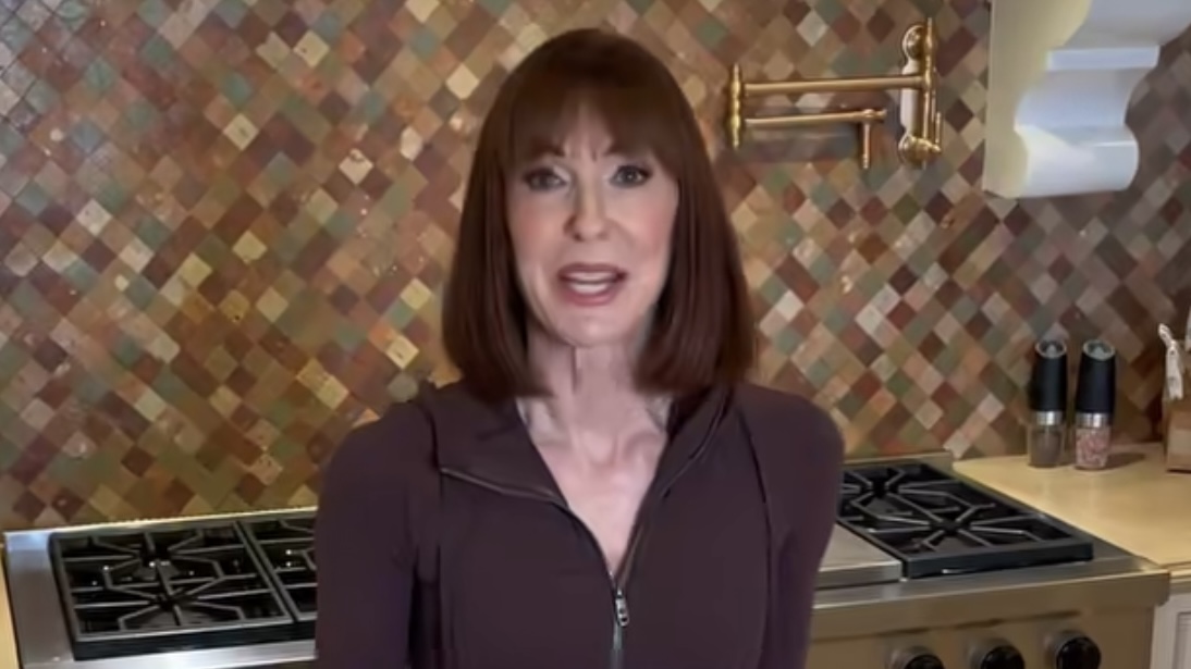 The Three Foods I Cut First When Hormones Start Shifting — Video 3 of the Brain-Hormone Reset series